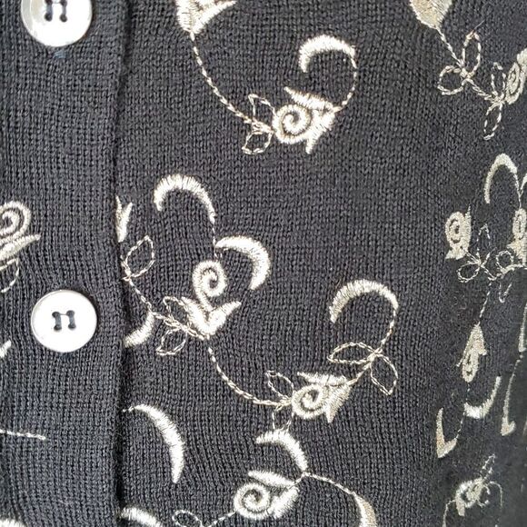Pendleton Black & Silver Embroidered Roses Lightweight Cardigan Sweater, Sz M - Picture 4 of 6